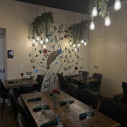 Bibi's Tiffin - The decor