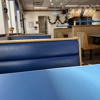 Baker's Drive-Thru - Dining room. - Burgers Near Me - Ontario, California