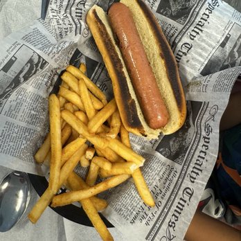 Compass Grill - Kids Hotdog - American Near Me - Cedar Point, North Carolina