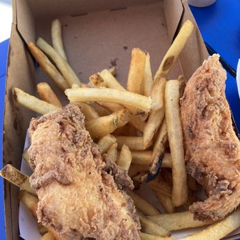 Acme Burger - Petaluma West - Kids chicken strip meal - Burgers Near Me - Petaluma, California Acme Burger - Petaluma West - Kids chicken strip meal - Burgers Near Me - Petaluma, California