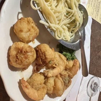 The Net By George - Shrimp and scallops with a side of butter garlic linguine - Seafood Near Me - Flagler Beach, Florida The Net By George - Shrimp and scallops with a side of butter garlic linguine - Seafood Near Me - Flagler Beach, Florida