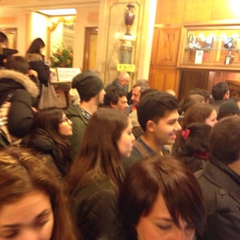 Giolitti - The crowd! - Ice Cream & Frozen Yogurt Near Me - Rome, RM