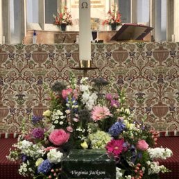 Funeral arrangement for urn. Absolutely perfect and even better than I hoped for. Funeral arrangement for urn. Absolutely perfect and even better than I hoped for.
