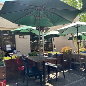 Das Bierhauz - Mountain View - Outdoor seating area - Beer Gardens Near Me - Mountain View, California Das Bierhauz - Mountain View - Outdoor seating area - Beer Gardens Near Me - Mountain View, California