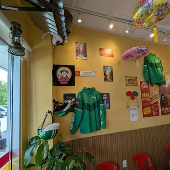 Banh Mi Nana - Decor - Sandwiches Near Me - Markham, Ontario