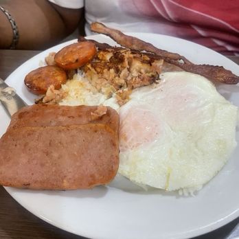 Zippy's Makiki - Diners Near Me - Honolulu, Hawaii