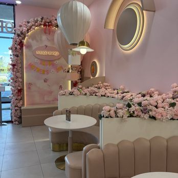 Mango Mango Dessert - Interior & photo op - Desserts Near Me - Henderson, Nevada Mango Mango Dessert - Interior & photo op - Desserts Near Me - Henderson, Nevada