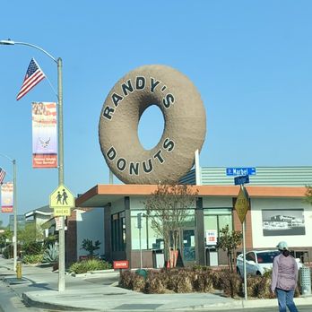 Randy's Donuts - Donuts Near Me - Downey, California
