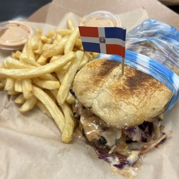 Hasta La Tambora - Chimi - Food Trucks Near Me - Tampa, Florida Hasta La Tambora - Chimi - Food Trucks Near Me - Tampa, Florida