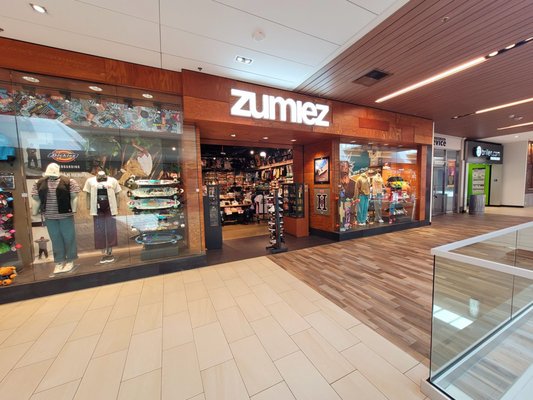 Zumiez