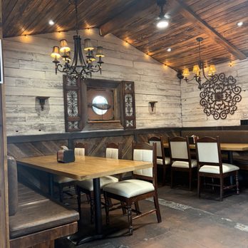 Brody's Restaurant - Barbeque Near Me - Sacramento, California