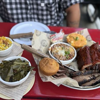 Del's Hideout - Street corn, collard greens, cornbread, tri tip chili, cheesy hominy gratin, ribs and tri tip - Barbeque Near Me - San Diego, California