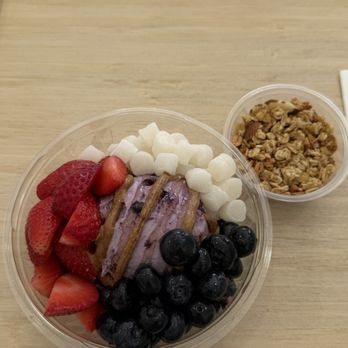 Let Eat Yogurt - Blueberry thick yogurt, berry bowl with mochi - Desserts Near Me - Buena Park, California