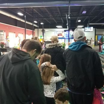 Play and Spin - Long line no one to help us. 20min wait while employee was in back room trying to help another angry customer - Arcades Near Me - Niles, Illinois