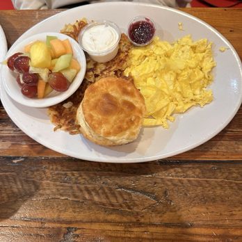 Maple Leaf Diner - American Near Me - Dallas, Texas Maple Leaf Diner - American Near Me - Dallas, Texas