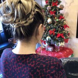 Jacob Joseph Salon - Perfect baby shower hair by Josephine