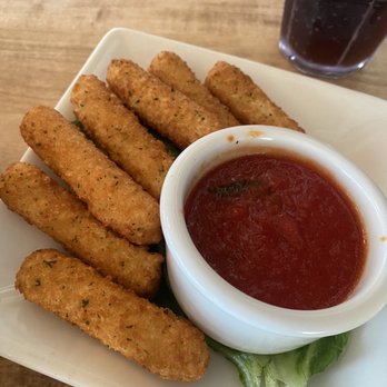 Lou Malnati's Pizzeria - Mozzarella Sticks - Pizza Near Me - Schaumburg, Illinois