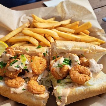 Eric Ericssons Fish Co - Shrimp po boy delicious - Seafood Near Me - Ventura, California Eric Ericssons Fish Co - Shrimp po boy delicious - Seafood Near Me - Ventura, California
