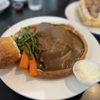 Maple Leaf Diner - English Pot Roast Bonnet - American Near Me - Dallas, Texas
