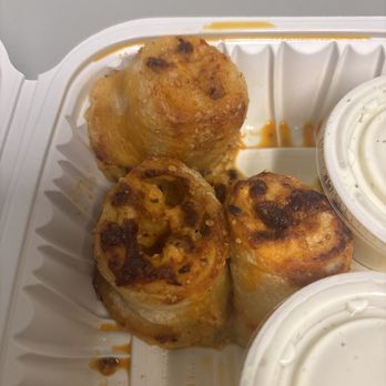 Old Chicago Pizza + Taproom - BUFFALO CHICKEN ROLLS - Pizza Near Me - HILLSBORO, Oregon Old Chicago Pizza + Taproom - BUFFALO CHICKEN ROLLS - Pizza Near Me - HILLSBORO, Oregon