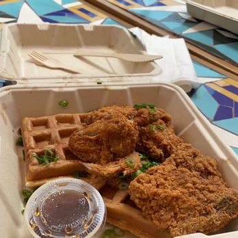 Limonada Bar + Brunch - Chicken and Waffles - Breakfast & Brunch Near Me - Miami Beach, Florida