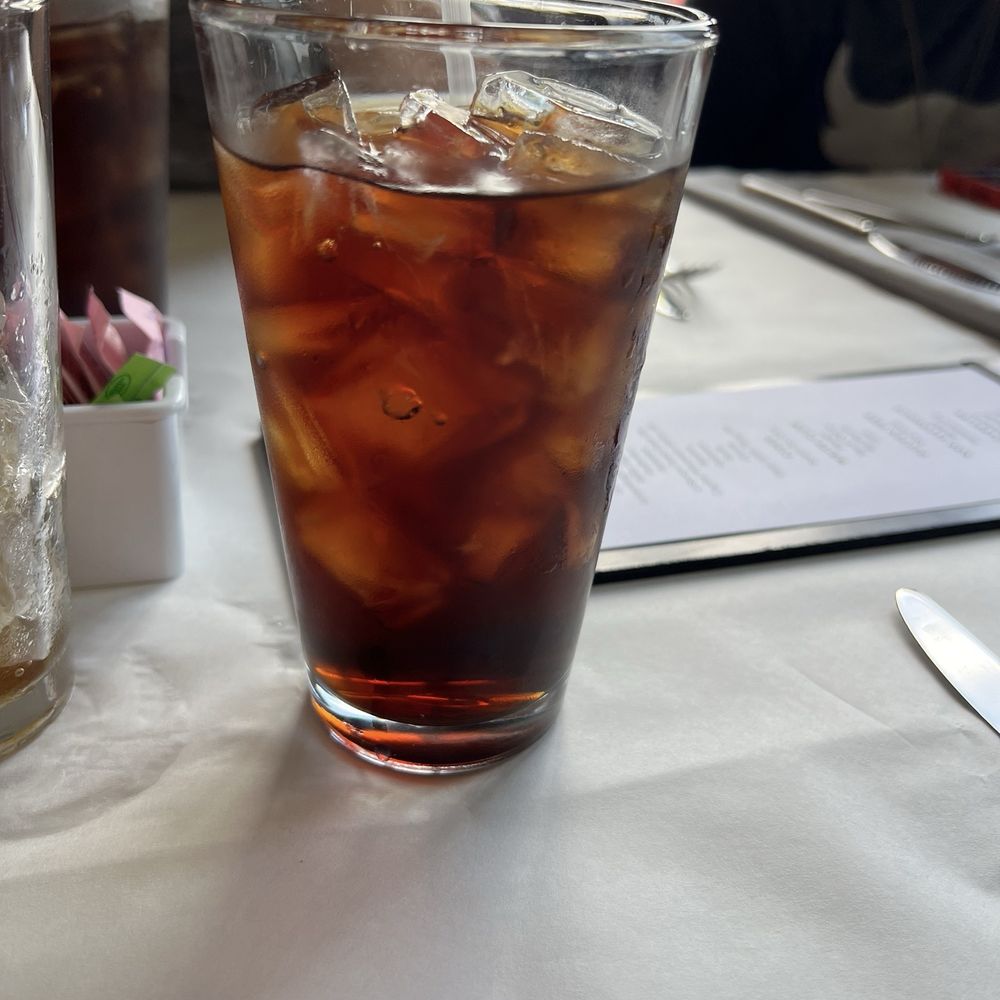 Burton’s on the Bay - Iced Tea - American Near Me - Egg Harbor, Wisconsin Burton’s on the Bay - Iced Tea - American Near Me - Egg Harbor, Wisconsin