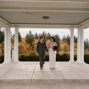 Oswego Hills Winery - The beauty of Oswego Hills in Autumn! - Wineries Near Me - West Linn, Oregon Oswego Hills Winery - The beauty of Oswego Hills in Autumn! - Wineries Near Me - West Linn, Oregon