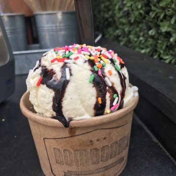 BomboBar - Vanilla bean gelato with sprinkles and chocolate drizzle - Desserts Near Me - Chicago, Illinois BomboBar - Vanilla bean gelato with sprinkles and chocolate drizzle - Desserts Near Me - Chicago, Illinois