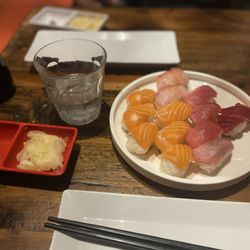 Lion West Portal - Nigiri set up ( happy hour)