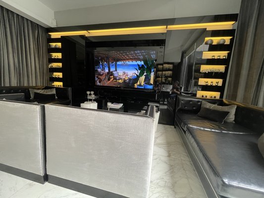 1828 Smart Hotel by null