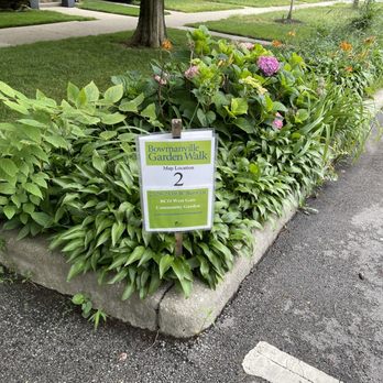 Bowmanville Garden Walk - Traffic bump-outs, to slow traffic. - Community Gardens Near Me - Chicago, Illinois