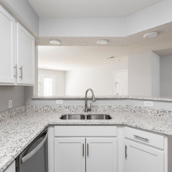 Steeplechase Apartments - Interior - Kitchen - Apartments Near Me - Bloomington, Indiana