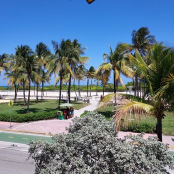 Wet Willie's - Picture of the beach across from Wet Willies - Lounges Near Me - Miami Beach, Florida