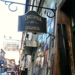 Galeria Deccoria - Reklama na wejściem