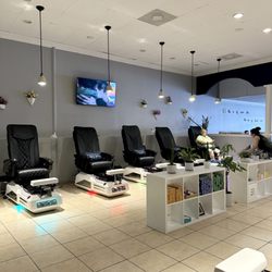 Q Nails