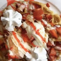 Sweet Kam - Strawberry Cheesecake Waffle