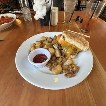 The Herringbone On The Waterfront - Not Another English Muffin Sandwich - New American Near Me - Edenton, North Carolina The Herringbone On The Waterfront - Not Another English Muffin Sandwich - New American Near Me - Edenton, North Carolina