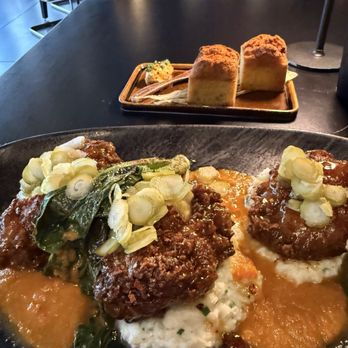 Metropolis by Marcus Samuelsson - Truly, INCREDIBLY DELICIOUS!!! Make a reservation!! Now!! So good!!! (Fried chicken) - American Near Me - New York, New York