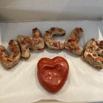 Doh-Nut-Hut - Donuts Near Me - Los Alamitos, California