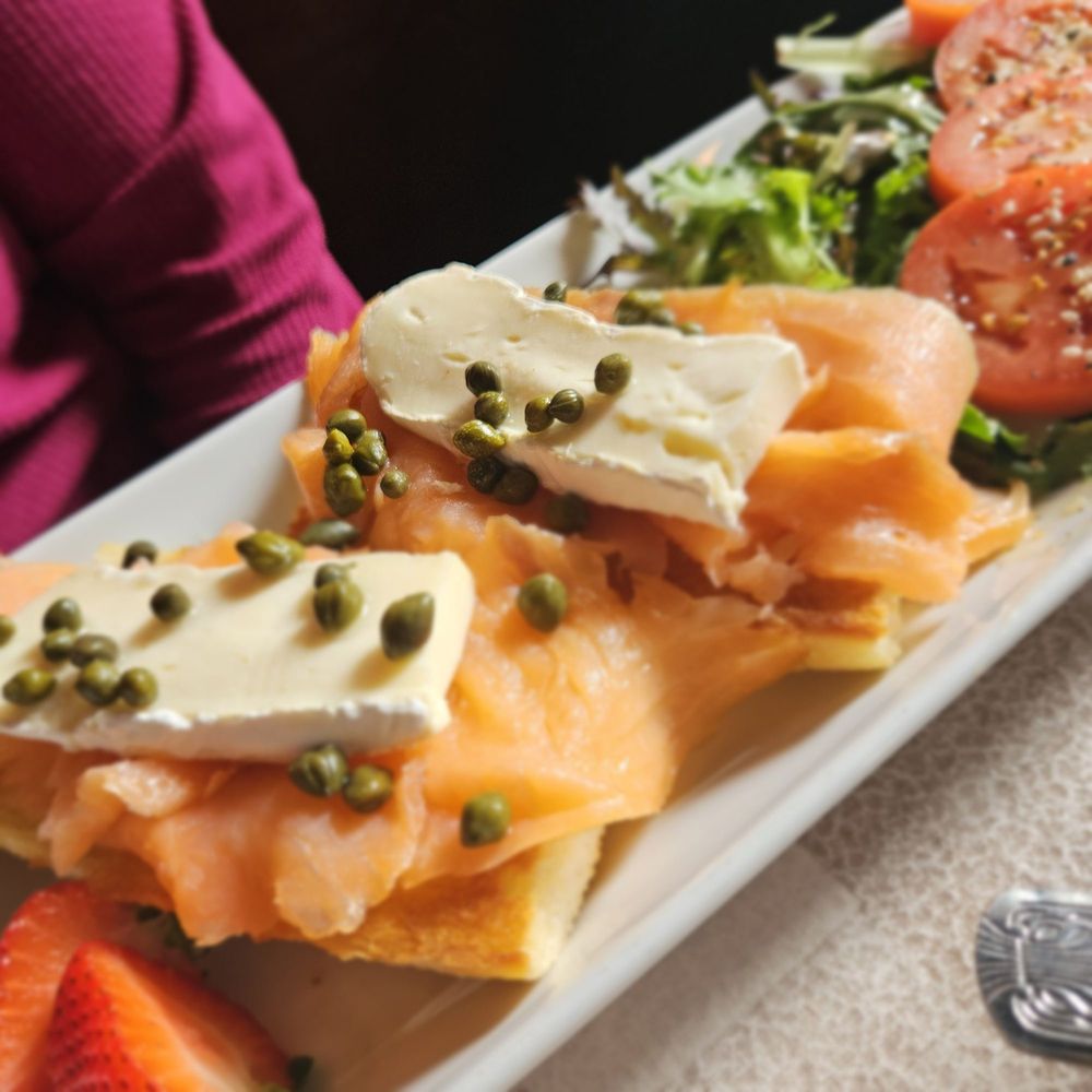 Salmon toast