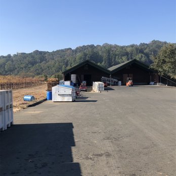 Hendry Ranch Winery Napa Valley - Winery building - Wineries Near Me - Napa, California Hendry Ranch Winery Napa Valley - Winery building - Wineries Near Me - Napa, California