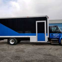 Wally's Auto Service - Service truck