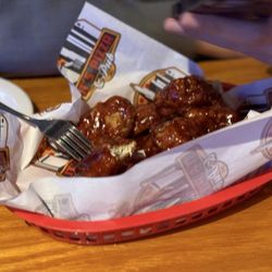 JT's Pizza & Pub - 12 Boneless Wings - barbecued. 1/2025