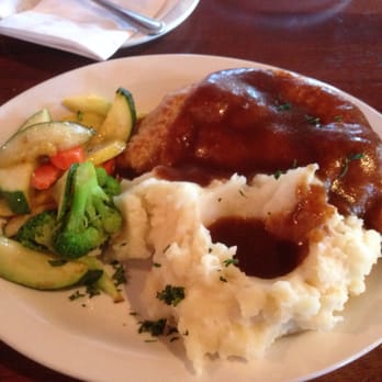 London Bridge Pub - Pastie and Mash - British Near Me - Monterey, California
