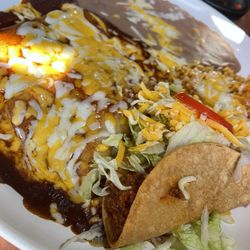 La Herradura - Enchiladas taco combo