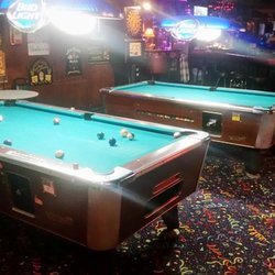 Wilshire Club - 2 pool tables