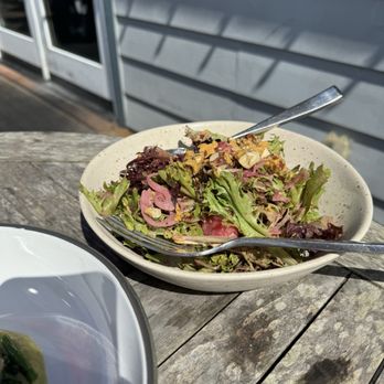 Oystercatcher - House salad - American Near Me - Coupeville, Washington Oystercatcher - House salad - American Near Me - Coupeville, Washington