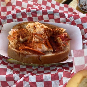 Claws - Lobster roll - Seafood Near Me - Rockland, Maine