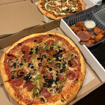 Giovanni's Pizzeria - Giovanni's combination, Giovanni's gourmet, hot wings - Pizza Near Me - Sunnyvale, California Giovanni's Pizzeria - Giovanni's combination, Giovanni's gourmet, hot wings - Pizza Near Me - Sunnyvale, California