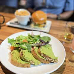 Derby Restaurant - Avocado "toast"